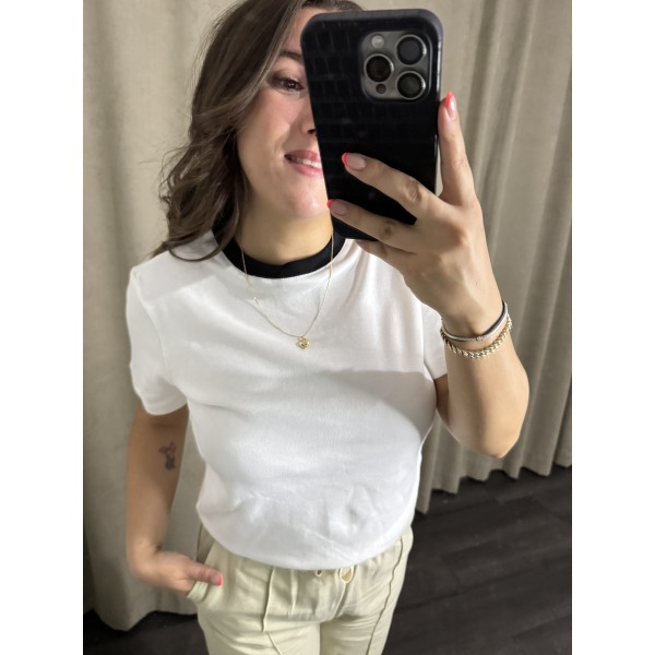 Mad Yaka Detay Beyaz Basıc Tshirt